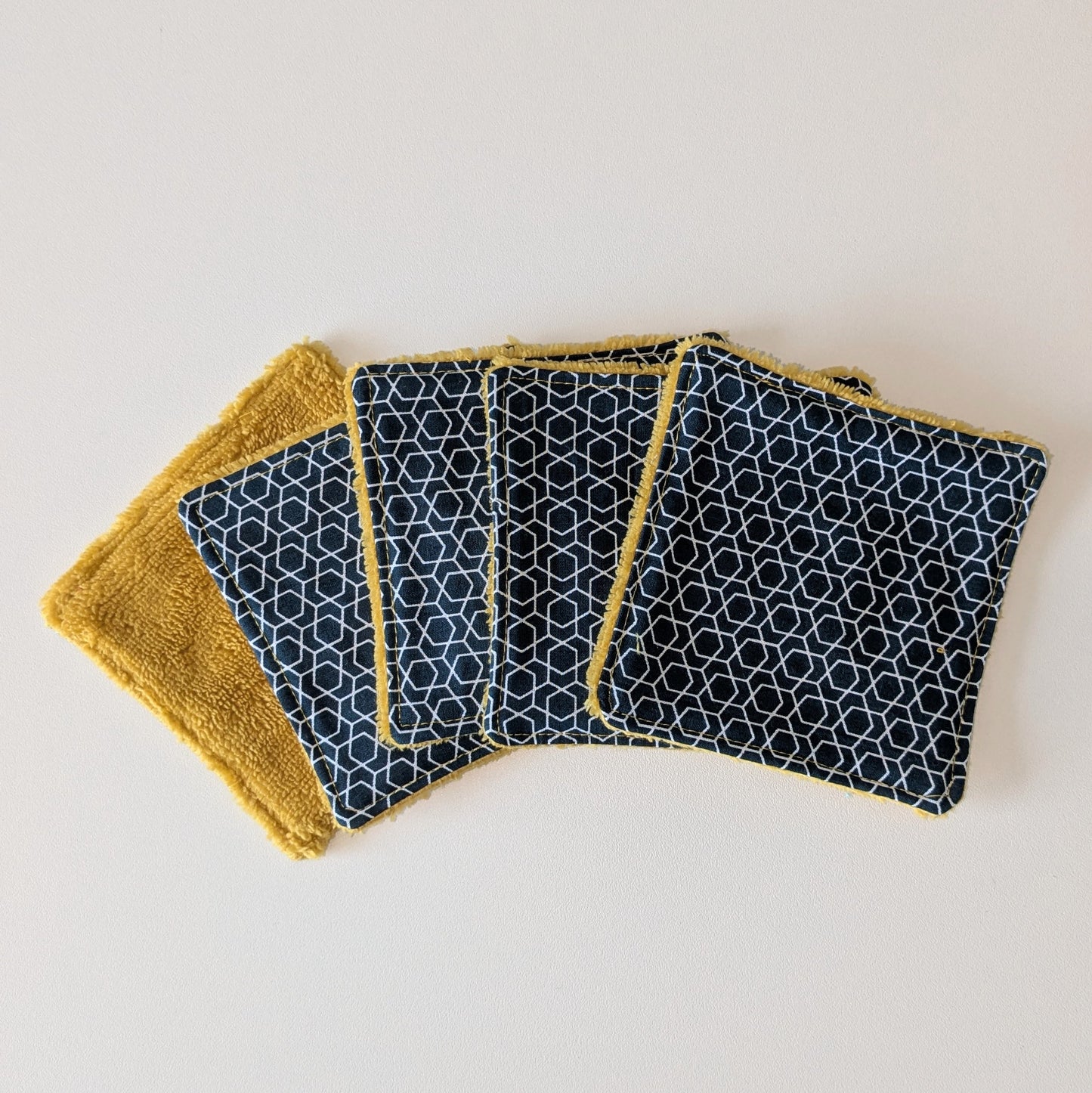 Lingettes démaquillantes x5 - graphique bleu/jaune