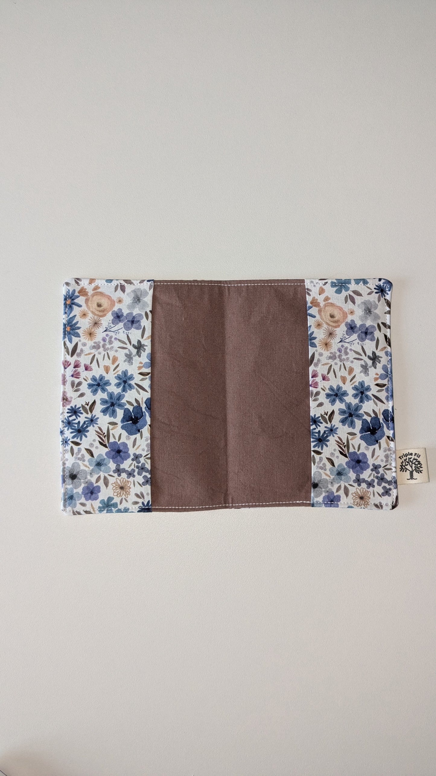 Protège passeport fleurie bleue/lilas