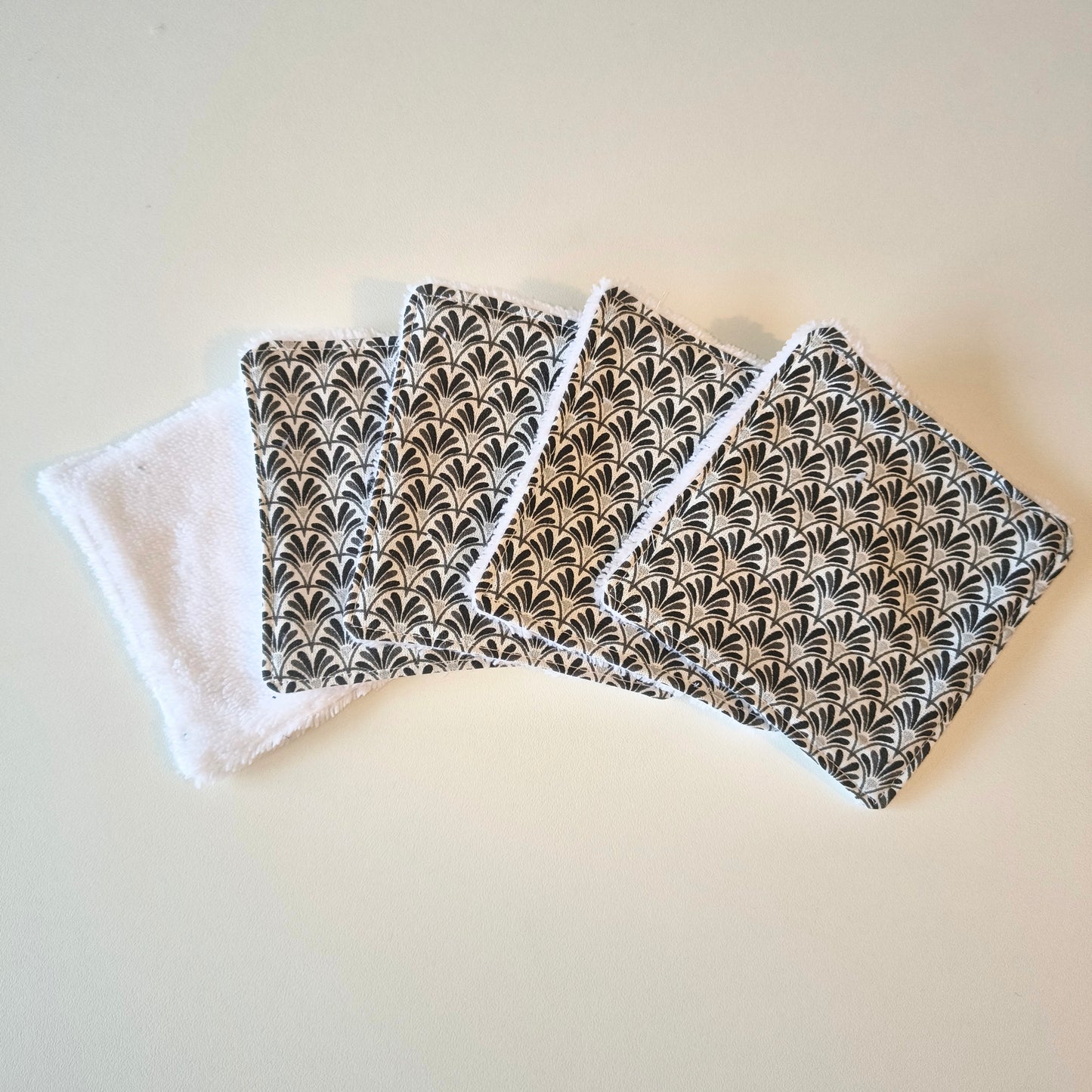 Lingettes démaquillantes x5 - éventails noirs