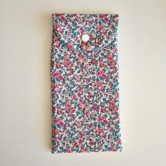 Protège brosse à dent fleuri et nid d'abeille