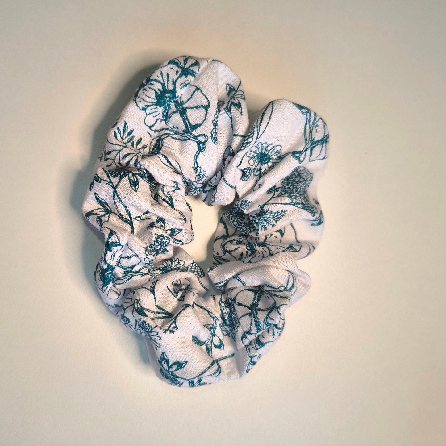 Chouchou fleuri bleu