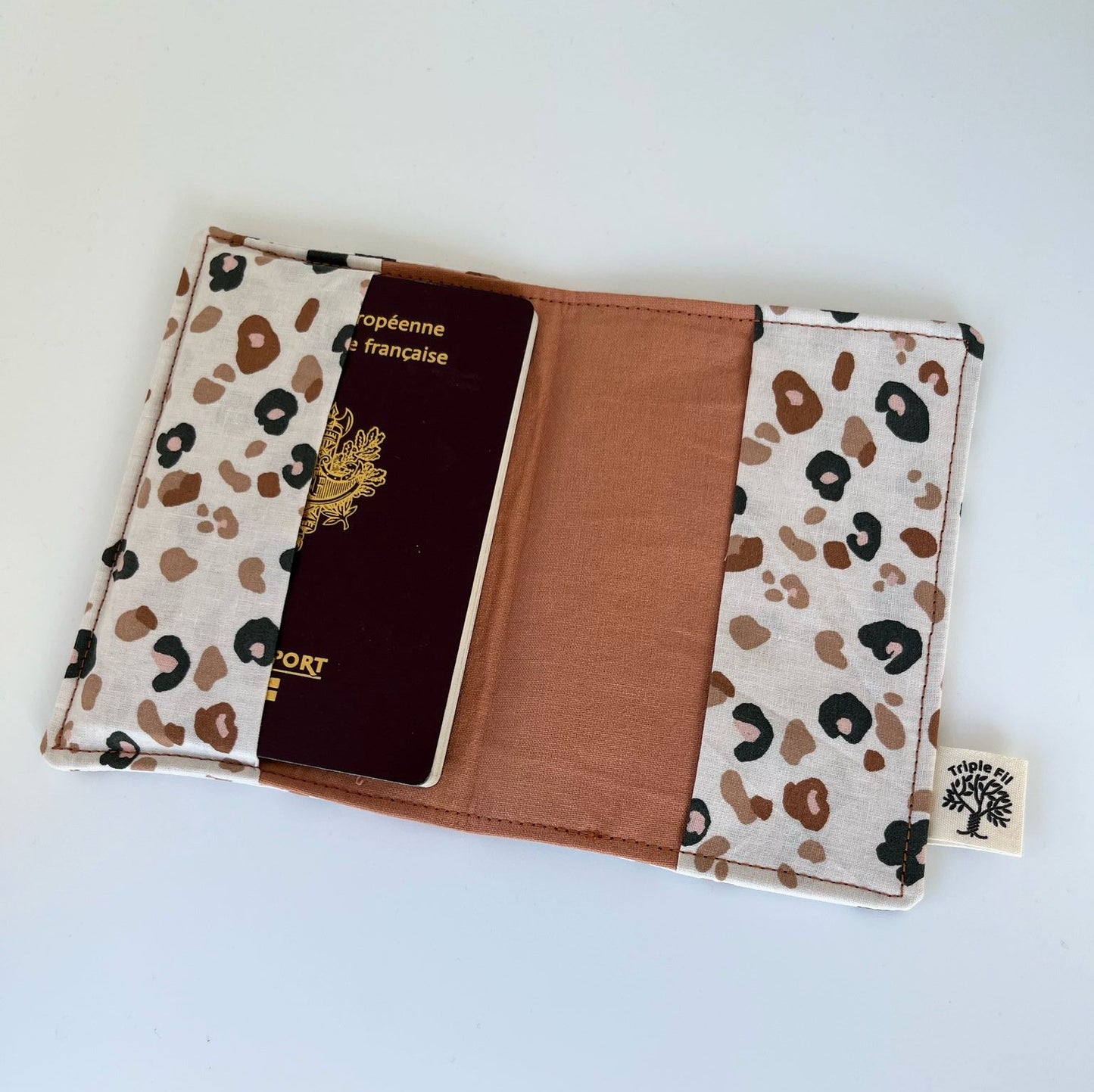 Pochette passeport léopard camel