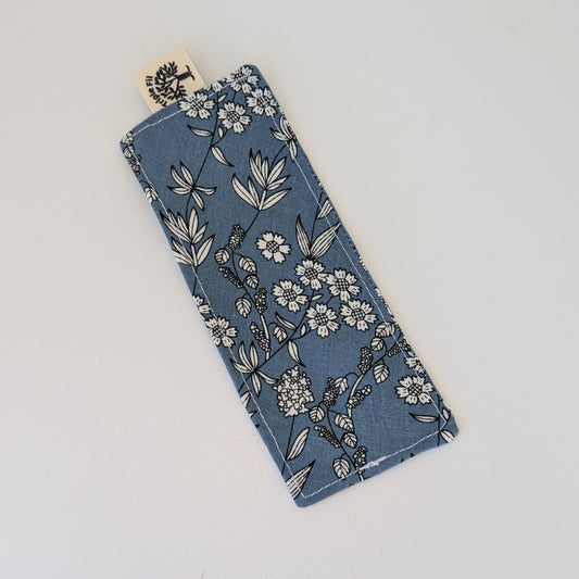 Marque page fleuri bleu