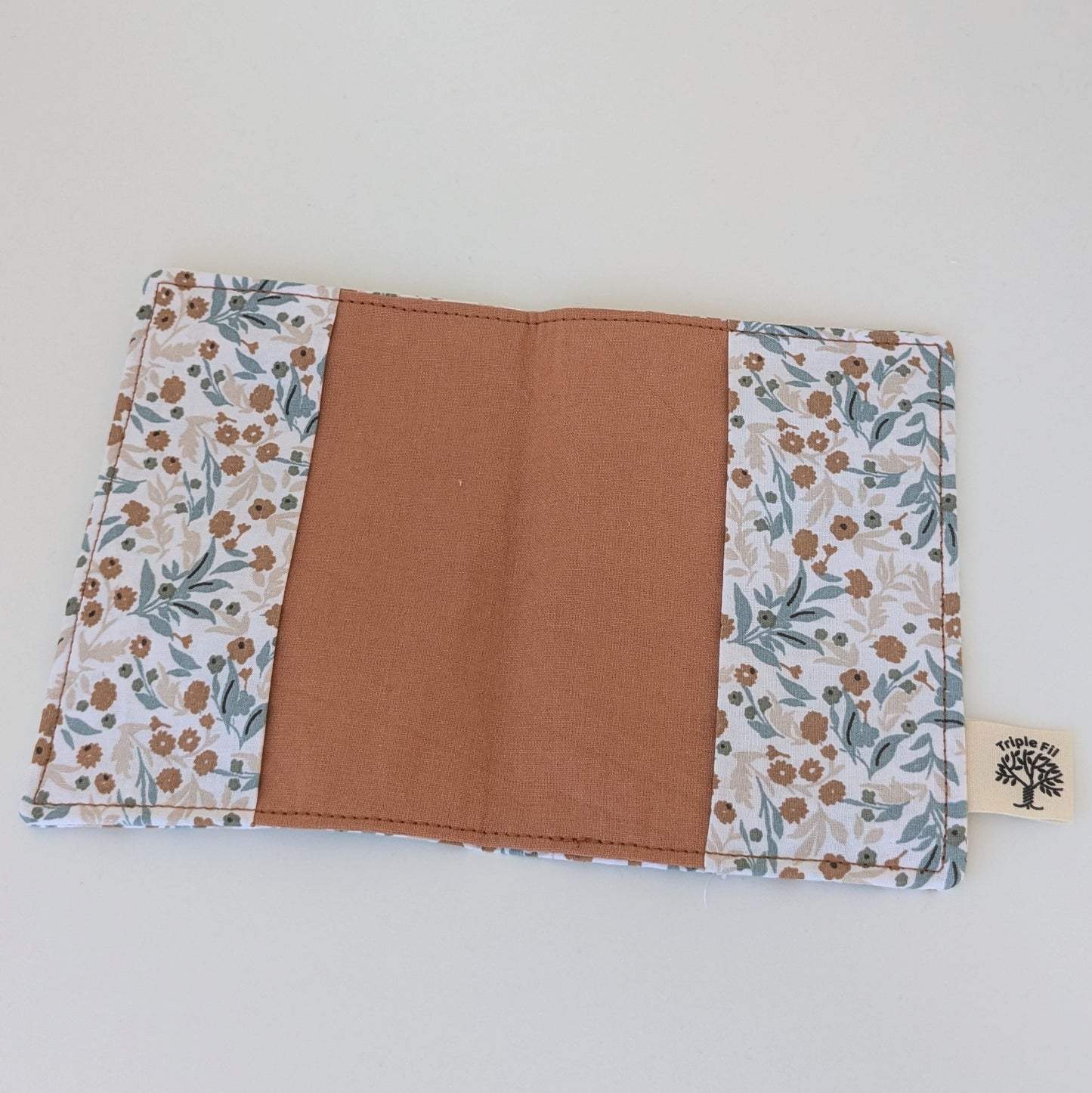 Pochette passeport fleurie camel