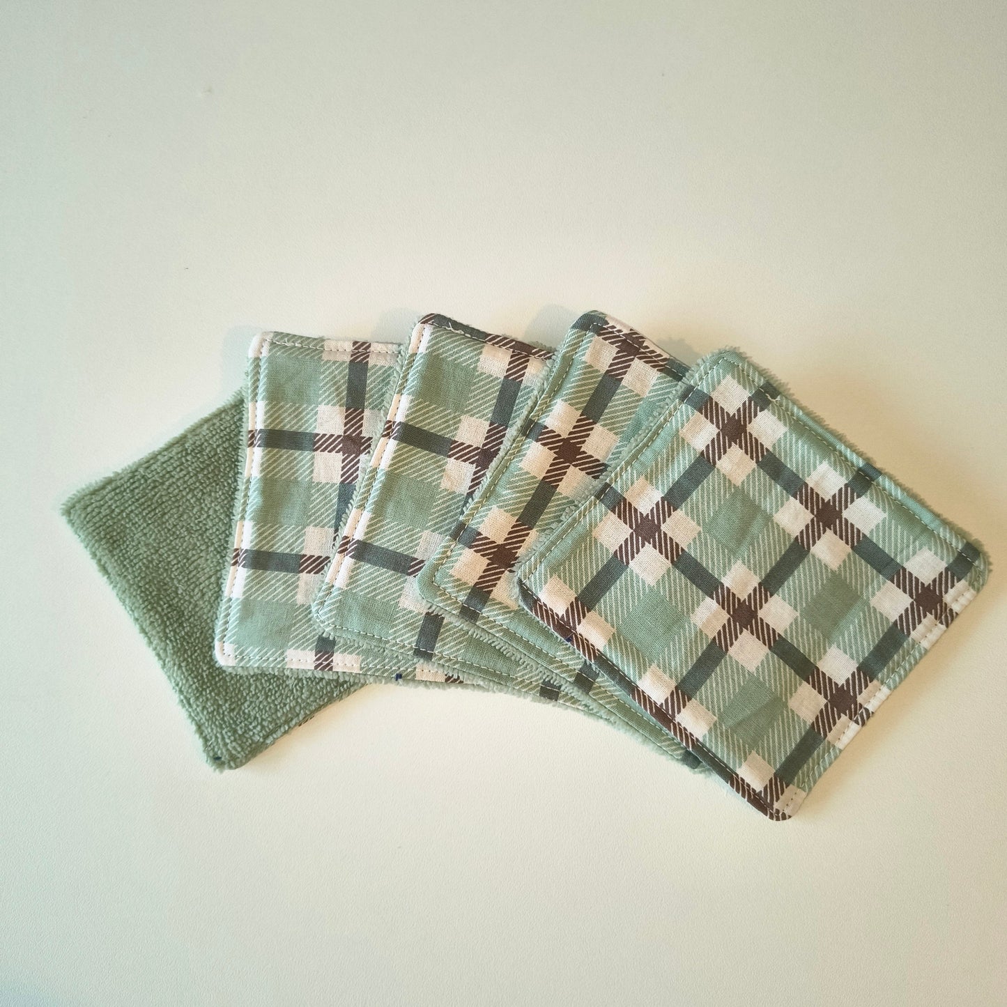 Lingettes démaquillantes x5 - carreaux verts
