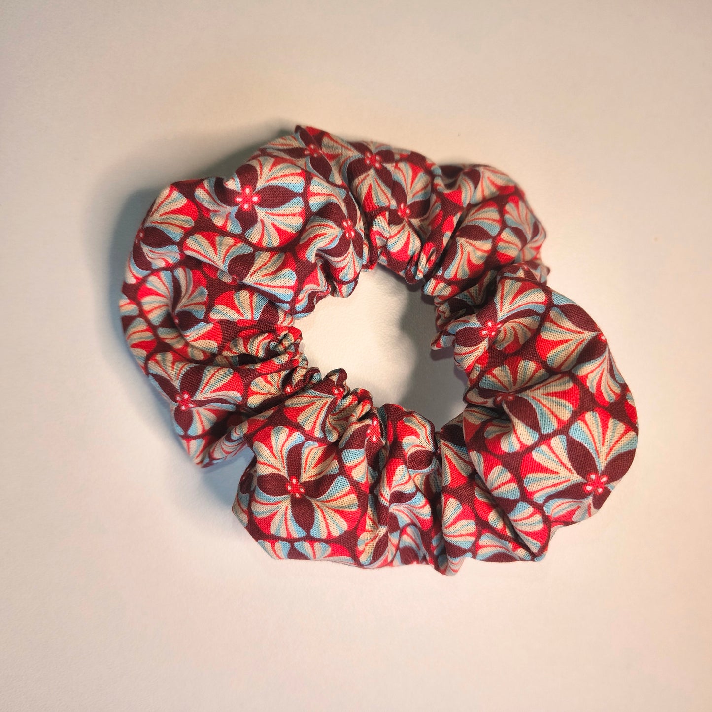 Chouchou graphique rouge