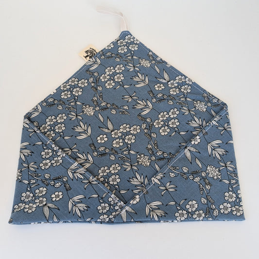 Porte couvert nomade - fleuri bleu/blanc