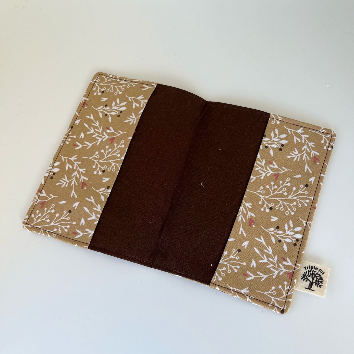 Pochette passeport fleurie marron