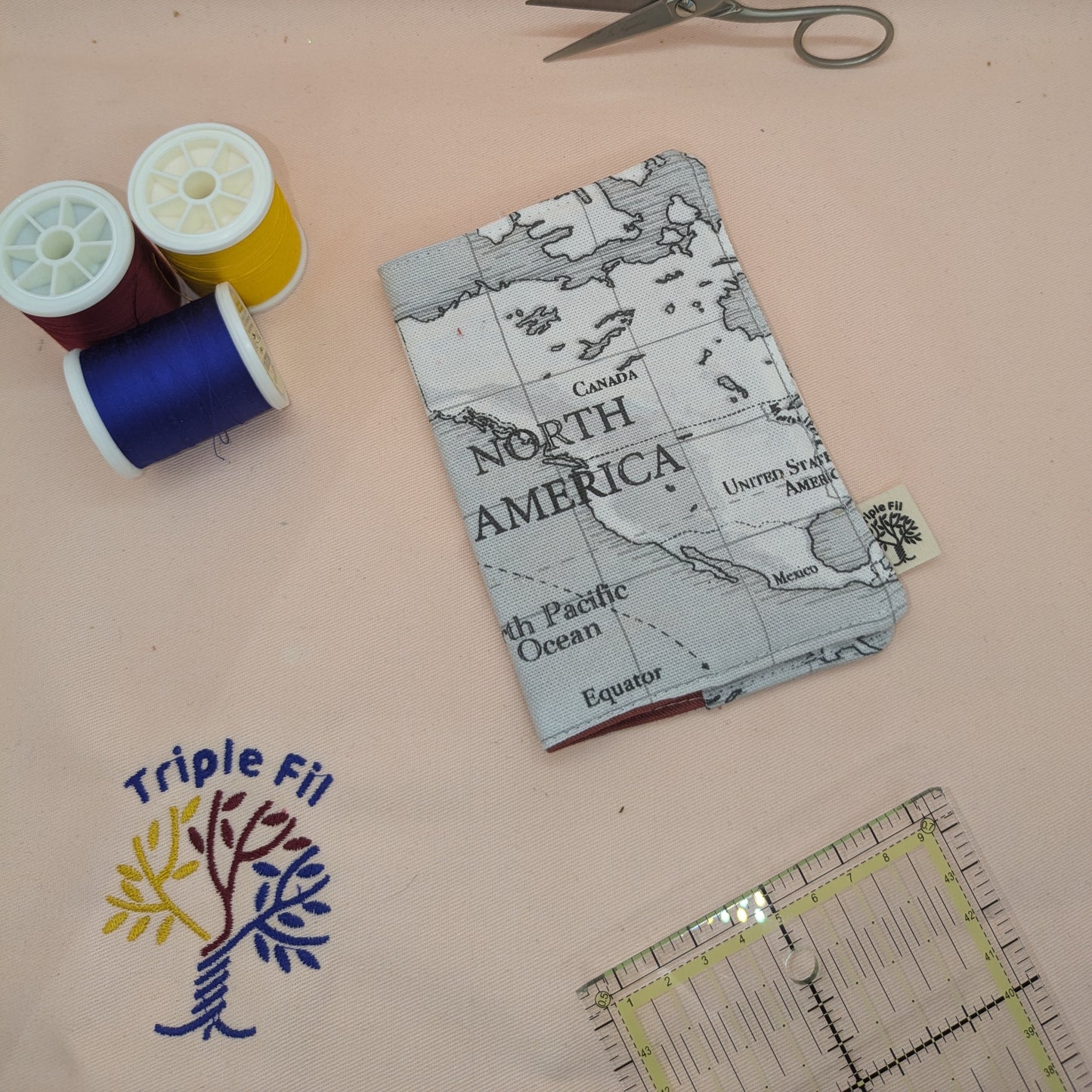 Pochette passeport map monde