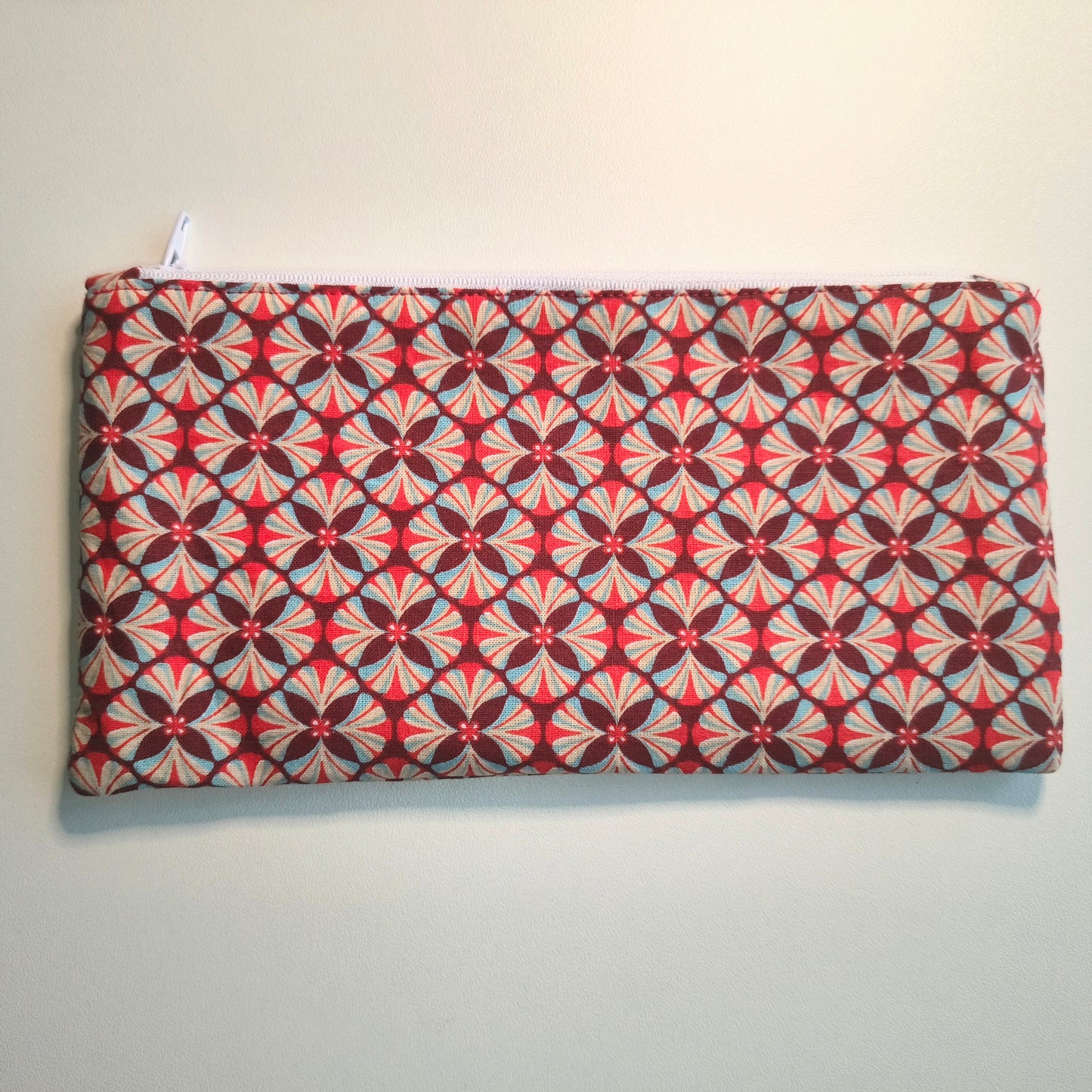 Trousse fleurie graphique rouge