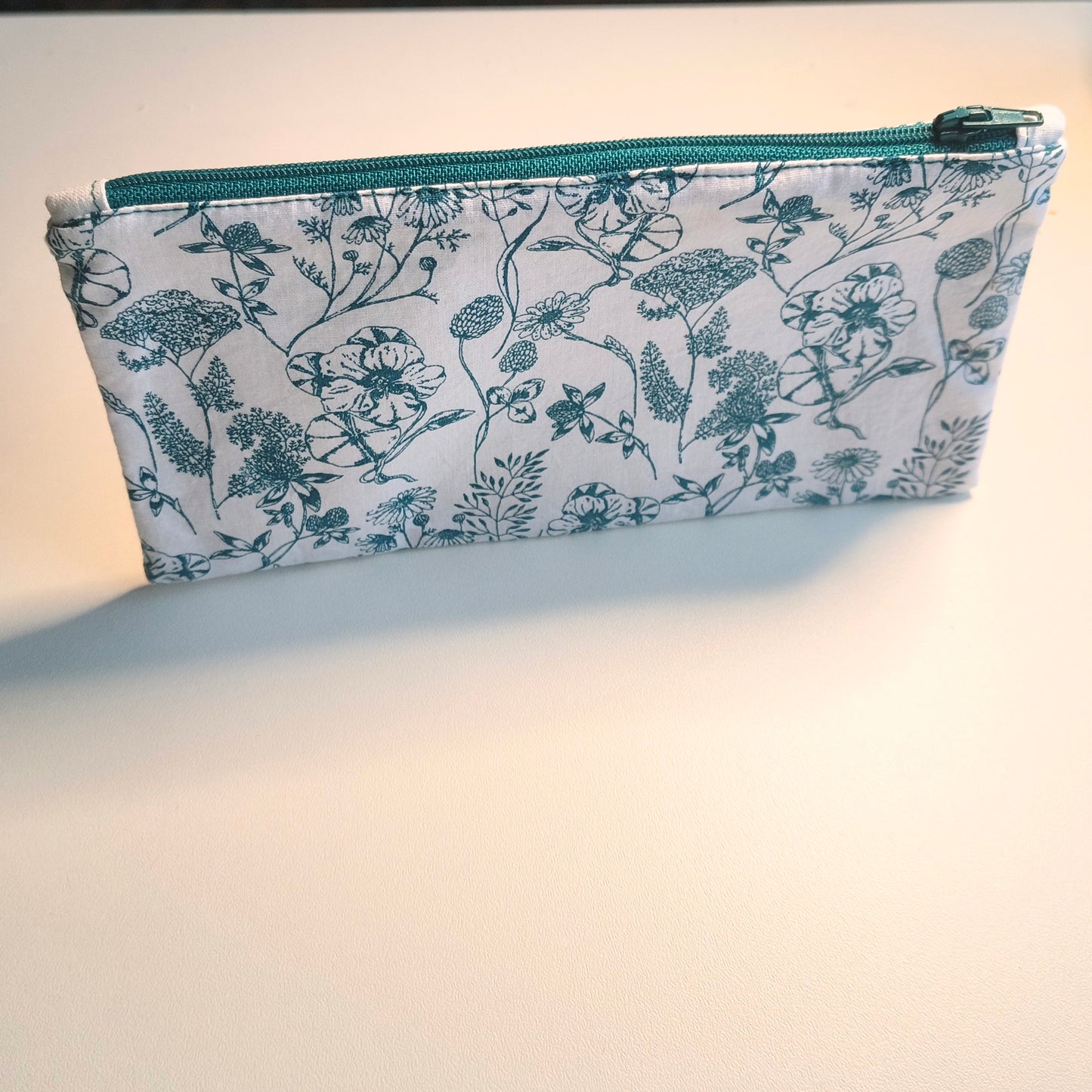 Trousse fleurie blanche/bleue