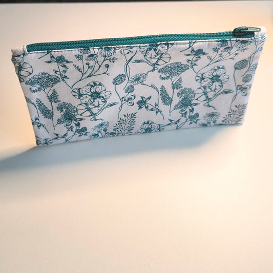 Trousse fleurie blanche/bleue