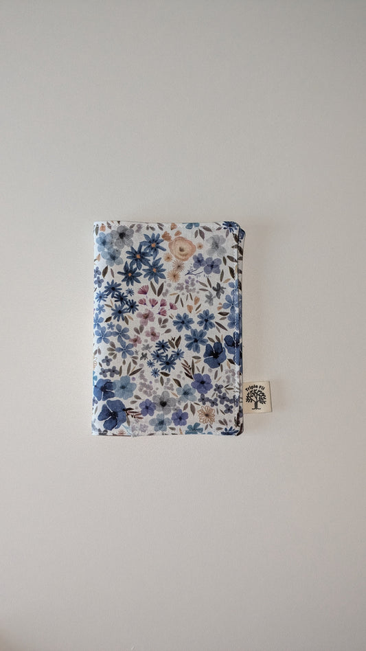 Pochette passeport fleurie bleue/lilas